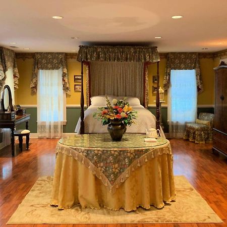 The Lake Manor Bed and Breakfast Morgantown Buitenkant foto