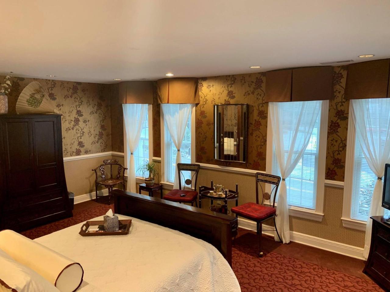 The Lake Manor Bed and Breakfast Morgantown Buitenkant foto