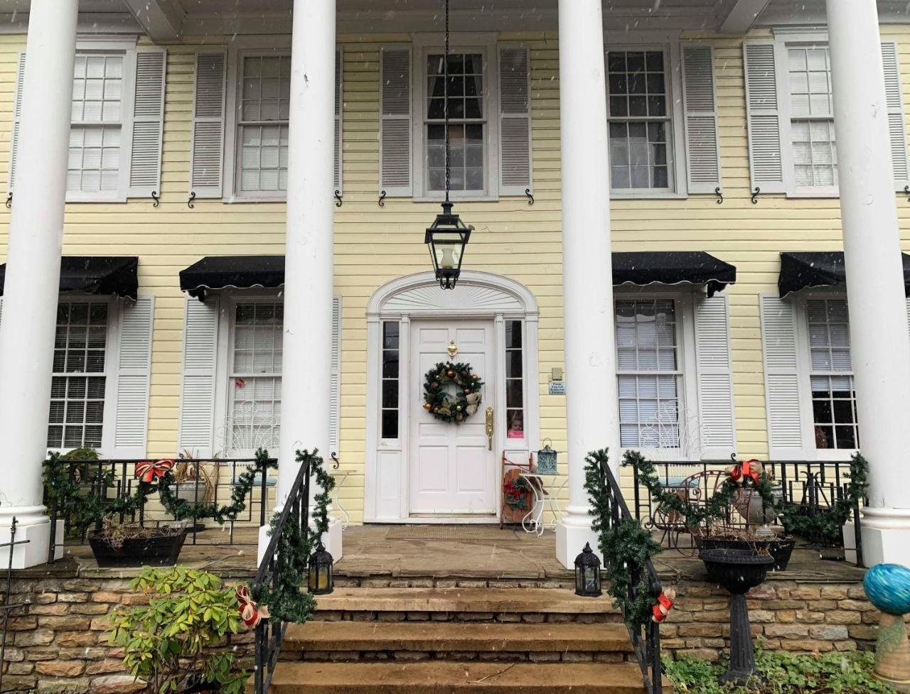 The Lake Manor Bed and Breakfast Morgantown Buitenkant foto
