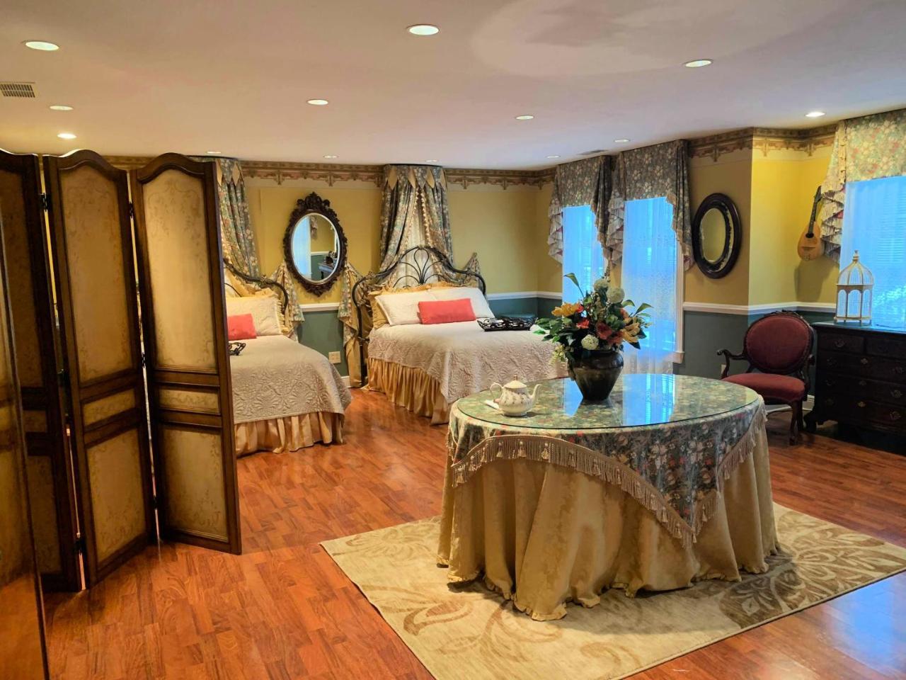 The Lake Manor Bed and Breakfast Morgantown Buitenkant foto