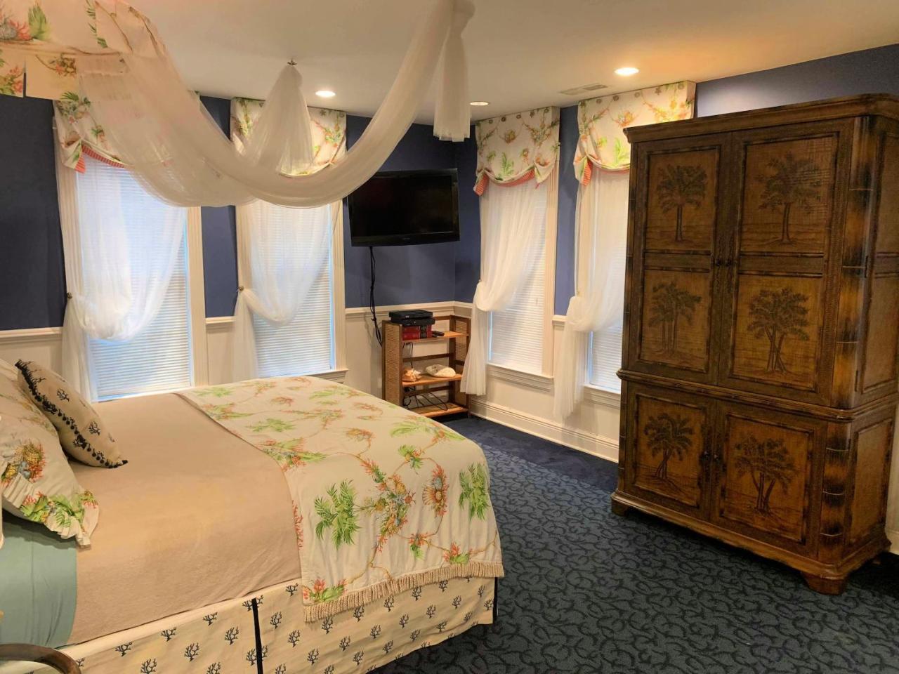 The Lake Manor Bed and Breakfast Morgantown Buitenkant foto