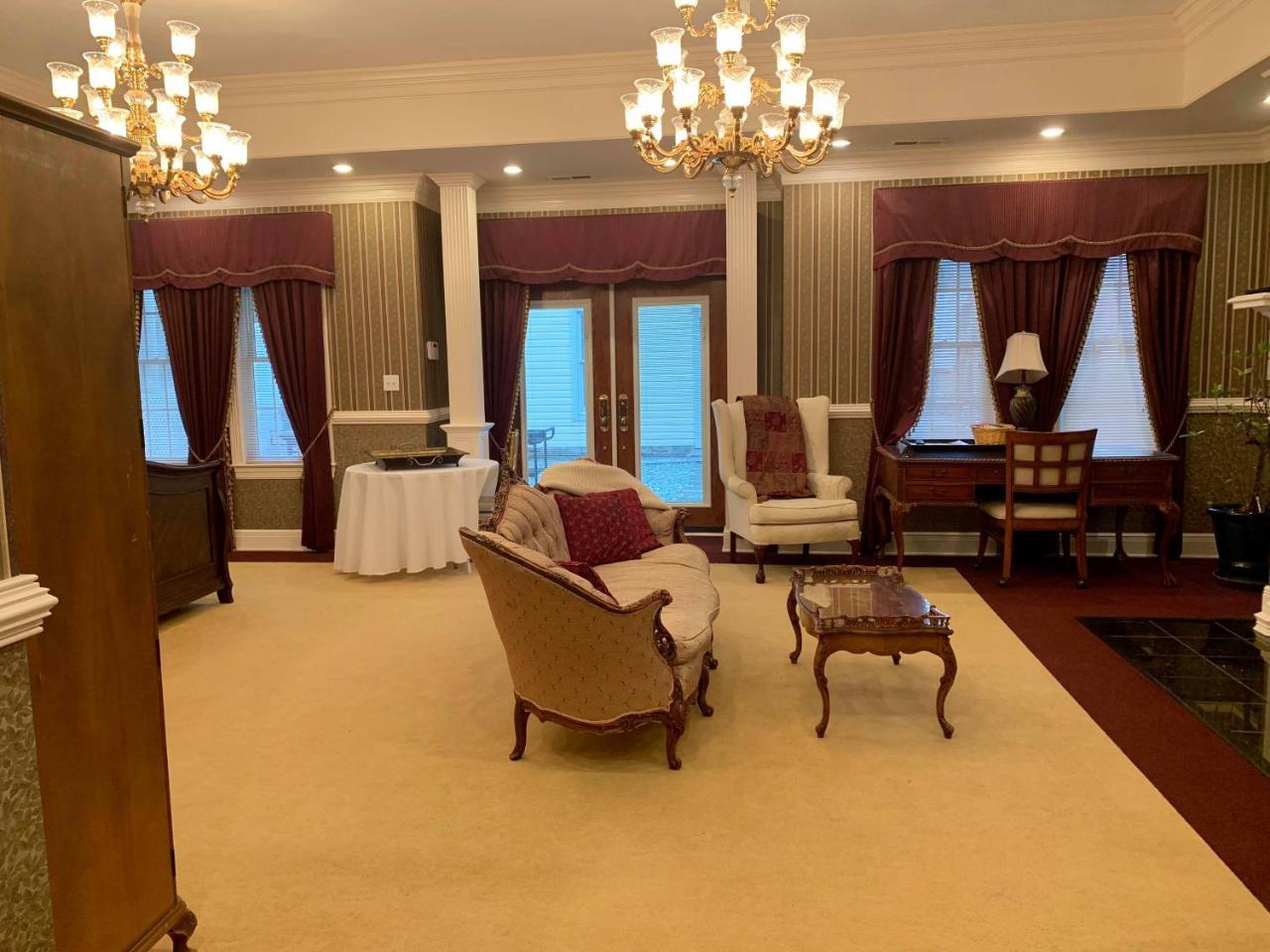 The Lake Manor Bed and Breakfast Morgantown Buitenkant foto