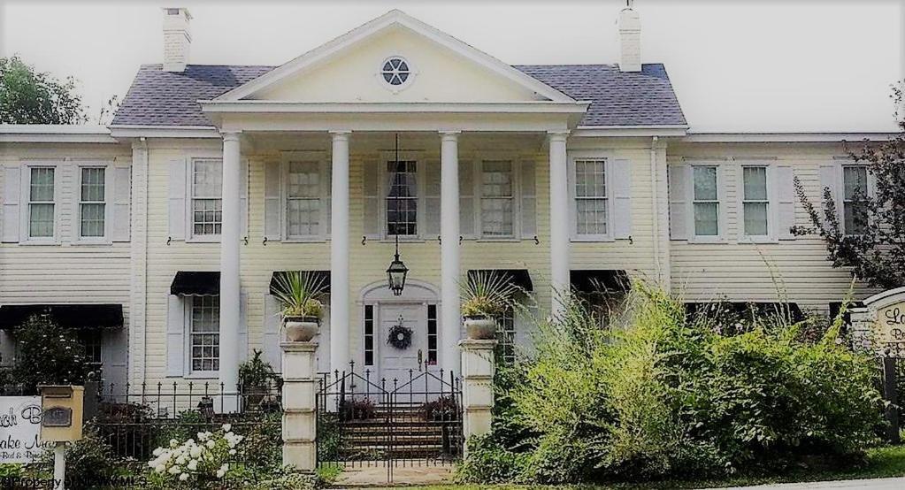 The Lake Manor Bed and Breakfast Morgantown Buitenkant foto